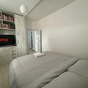 Apartamento After U.s. Embassy In 